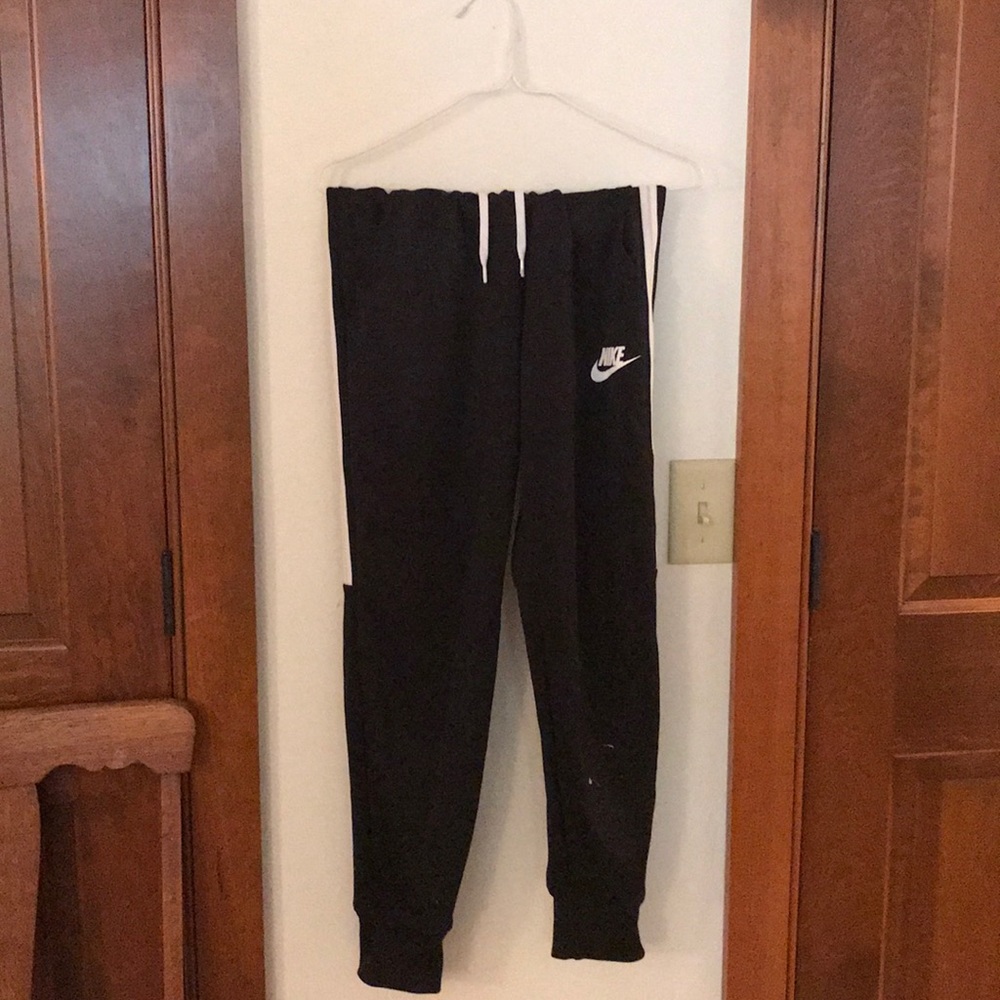 nike half stripe joggers